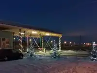 Монтаж новогодних уличных гирлянд
