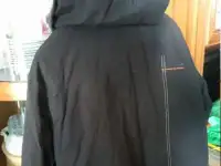 Куртка тканевая  черная молодёжного типа  с капюшономВысота от воротника до низа h 72 см, фотография 2