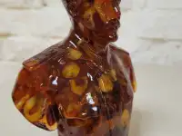 Янтарные бюсты
