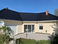 Покраска крыши дома резиновой краской цена в Серпухове.