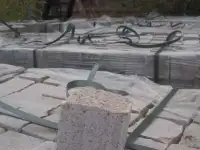 Продаем изделия из Головыринского гранита и сырьевые блоки