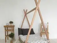 Детская кровать домик, из массива сосны/ березы/ бука