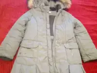 Продам пуховик для девочки