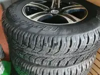 продам недорого автомобильную резину на дисках