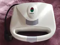 Двусторонний тостер Vitek VT - 1591 W в хорошем состоянии