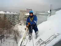 Очистка крыши от снега, надели, сосулек