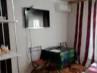 Очень уютный домик расположенный недалеко от парка 7 мин. ходьбы.
