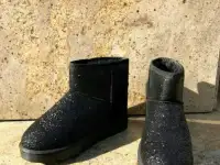 Продаются угги оптом