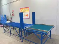 Конвейерное оборудование для производства декора из пенополистирола.