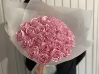 Розы из атласных лент