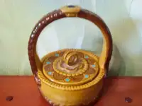 Лукошко из керамики для хранения мелочей.