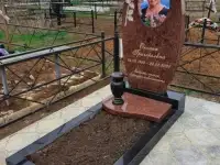 Памятники из черного гранита