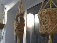 Вязаные изделия .Макраме ,кашпо ,коврики,манишки.