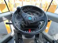 фронтальный погрузчик XCMG LW300FN с лесозахватом, фотография 3