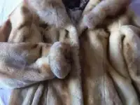 Полушубок женский из искусственного меха разм. 46, фотография 2