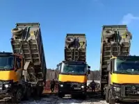 Разработка котлована и вывоз грунта.