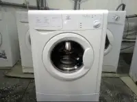Узкая стиральная машина INDESIT