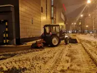 Услуги трактора МТЗ(щетка,отвал,погрузчик)