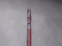 Отдам карандаш для губ красного цвета
