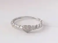 Серебряное кольцо с фианитами