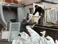 Вывоз различного мусора.Заказ машин,грузчиков.