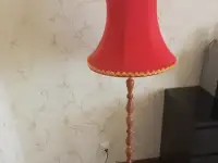 Продам торшер