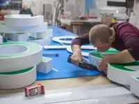Вакансия работник в рекламное производство