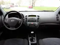 Kia Ceed 2009 1.6 МТ Tdi универсал, фотография 10