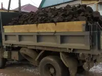 Земля, навоз, перегной, опилки