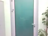 Алюминиевая дверь холодная