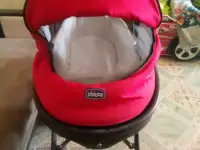 Продам коляску chicco