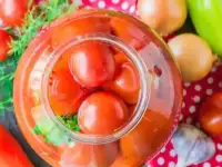 соленые помидоры вкусные томаты консервы маринованные