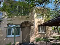 Продам дом 186 м2 в городе Луганск поселок Дзержинское