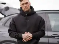 Мужской спортивный костюм