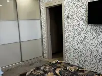 Продам двухкомнатную около метро
