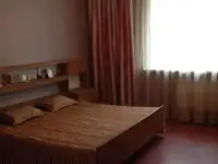 Ессентуки, курортная зона, ул. Октябрьская 337, продается   2-комн. кв-pa с евроремонтом   48эт. дома, пл. 72 кв.м., с