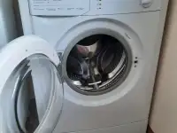 Продам. Стиральная машина indesit в рабочем состоянии