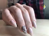 Маникюр и педикюр