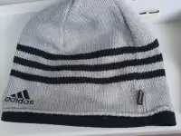 Шапка вязаная Reebok и Adidas в идеале  Все по 1300 руб