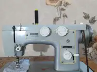Продам швейную машинку бу