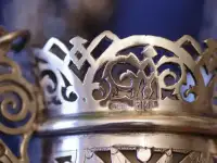 Старинная подвесная лампада из серебра 