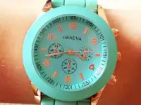 Продам Часы женские Geneva Мятные