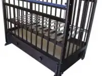 Продам кроватку с матрасом и бортами.