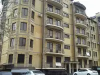 Продается 3-комнатная квартира в Ессентуках, ул. Пятигорская 24  94 кв. м., гостиная 20 кв.м.,  спальня 17 кв.м. , 2я-сп