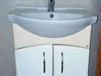 Тумба с раковиной и смесителем