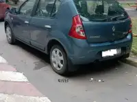 Автомобиль Renault Sandero, фотография 2