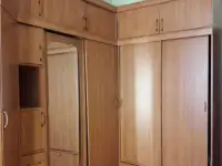 Шкаф из трех секций