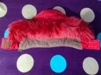 Капюшон красный с красным мехом зимний