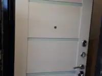 Продать входную дверь в квартиру