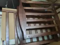 Детская кроватка с продольным маятником